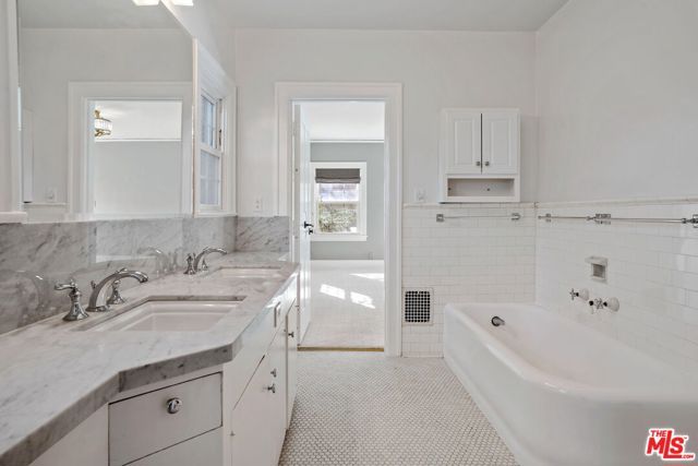 301 S Arden Boulevard, Los Angeles, CA 90020