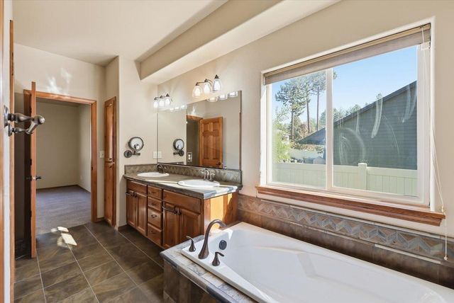 8505 E Broad Ln, Spokane, WA 99212