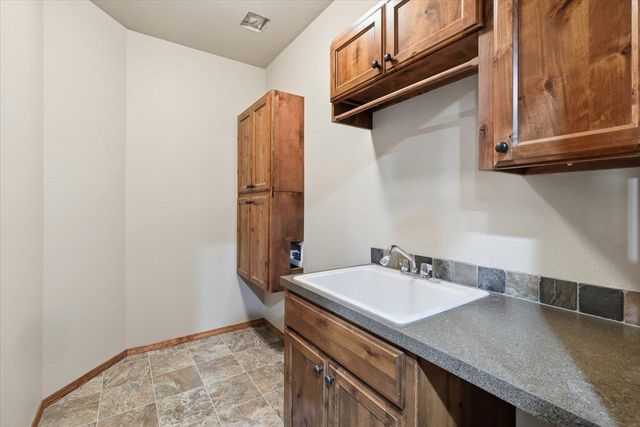 8505 E Broad Ln, Spokane, WA 99212