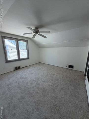 7612 Hazelton Street, Dearborn Heights, MI 48127