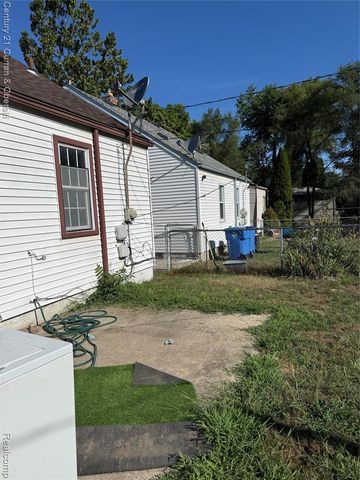7612 Hazelton Street, Dearborn Heights, MI 48127