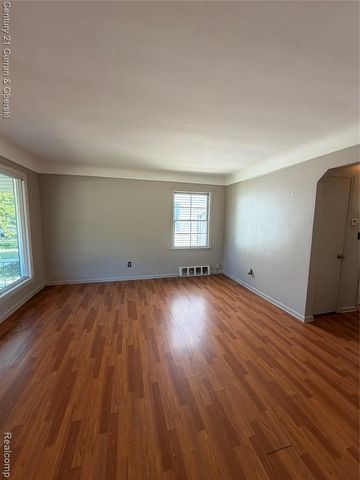 7612 Hazelton Street, Dearborn Heights, MI 48127
