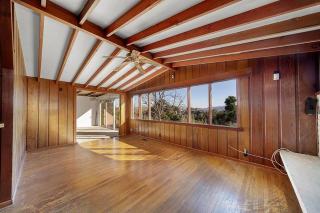 10111 Pinnacle Lane, La Mesa, CA 91941