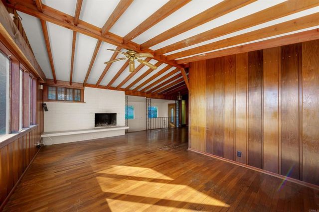 10111 Pinnacle Lane, La Mesa, CA 91941