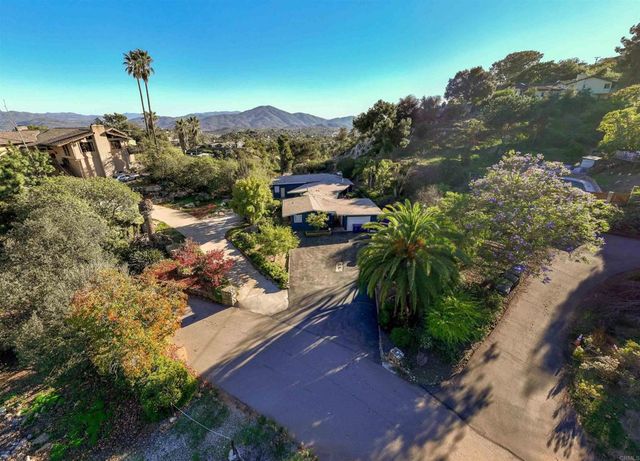 10111 Pinnacle Lane, La Mesa, CA 91941