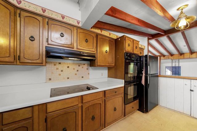 10111 Pinnacle Lane, La Mesa, CA 91941