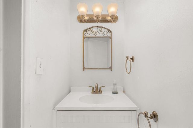 10111 Pinnacle Lane, La Mesa, CA 91941