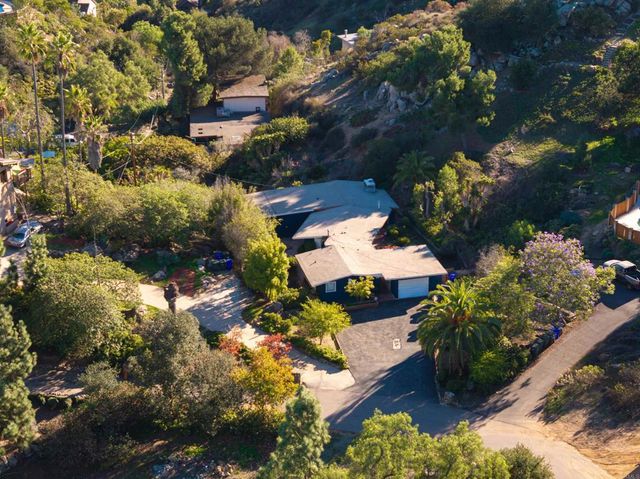 10111 Pinnacle Lane, La Mesa, CA 91941