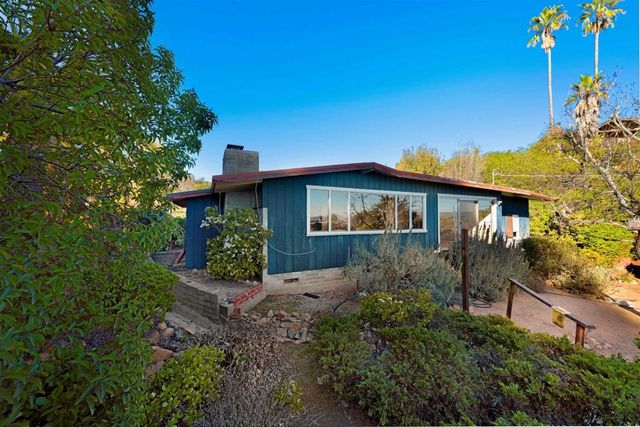 10111 Pinnacle Lane, La Mesa, CA 91941