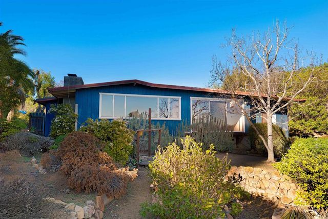 10111 Pinnacle Lane, La Mesa, CA 91941