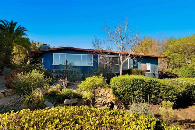 10111 Pinnacle Lane, La Mesa, CA 91941