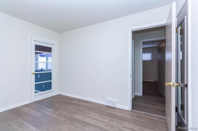 542 S Manitou Avenue, Clawson, MI 48017