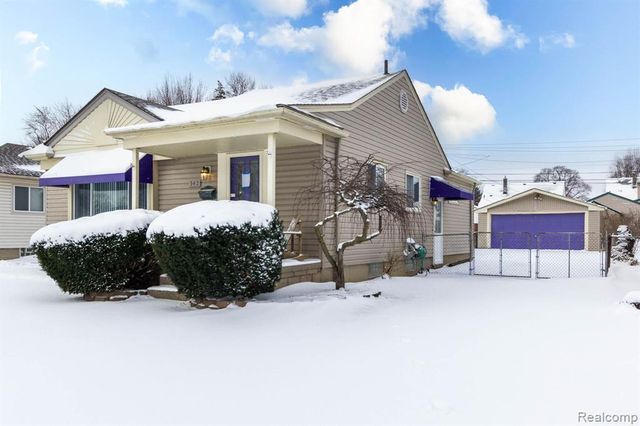 542 S Manitou Avenue, Clawson, MI 48017