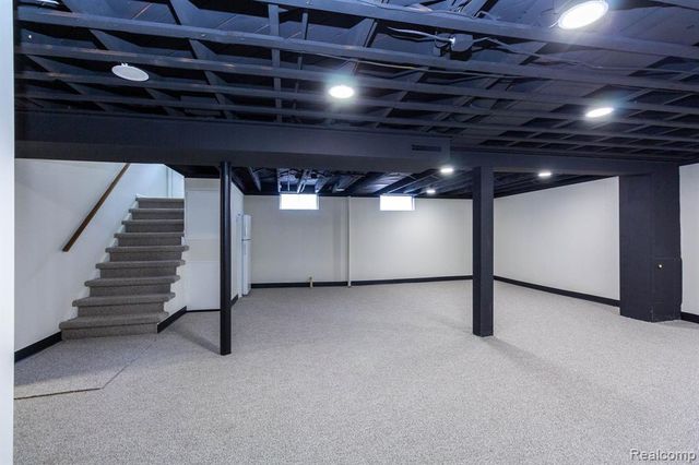 542 S Manitou Avenue, Clawson, MI 48017