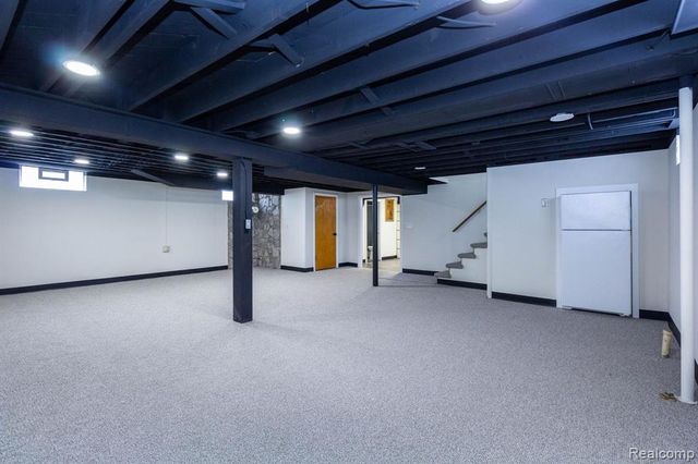 542 S Manitou Avenue, Clawson, MI 48017