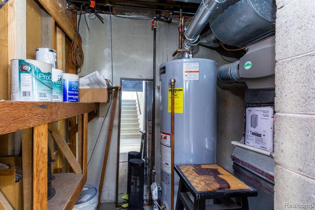 542 S Manitou Avenue, Clawson, MI 48017