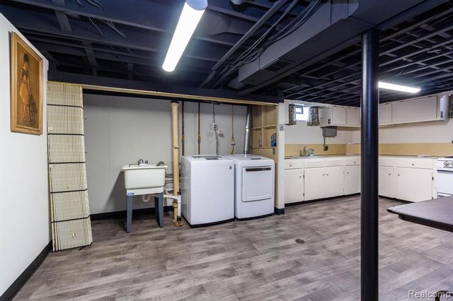 542 S Manitou Avenue, Clawson, MI 48017