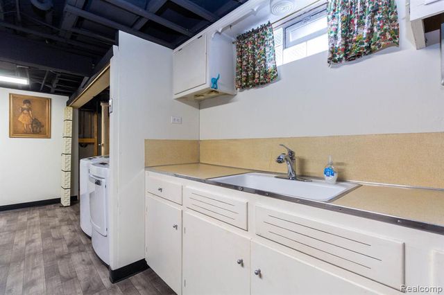 542 S Manitou Avenue, Clawson, MI 48017