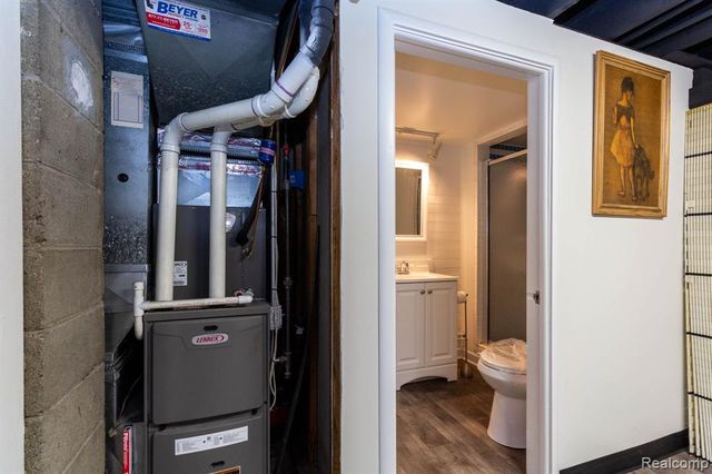 542 S Manitou Avenue, Clawson, MI 48017