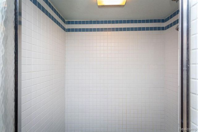 542 S Manitou Avenue, Clawson, MI 48017