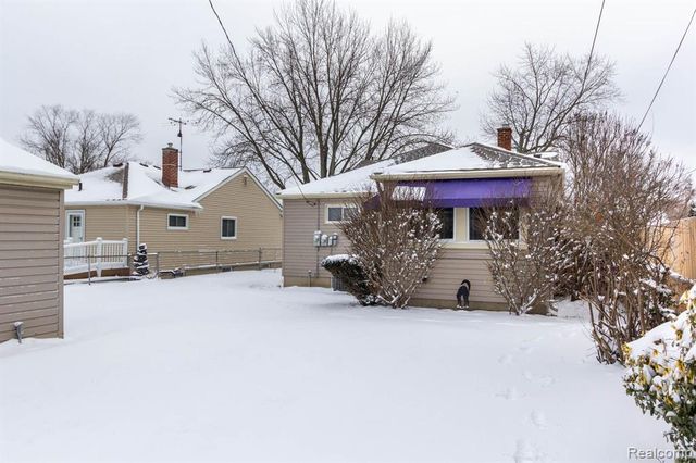 542 S Manitou Avenue, Clawson, MI 48017