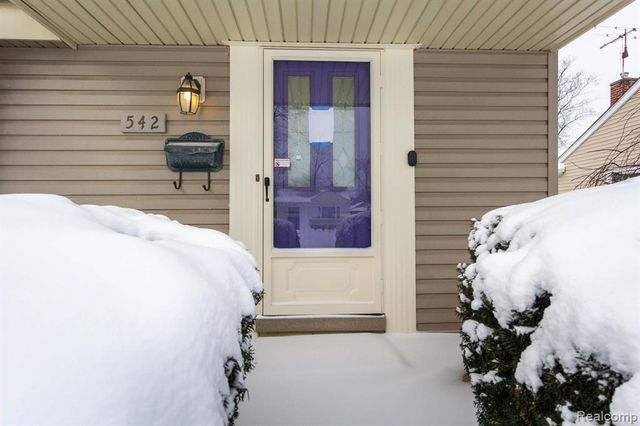 542 S Manitou Avenue, Clawson, MI 48017