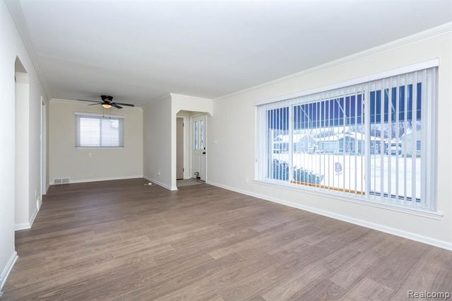 542 S Manitou Avenue, Clawson, MI 48017