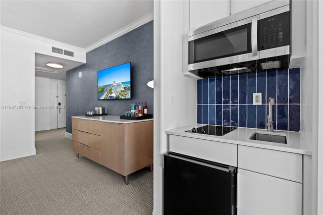 4401 Collins Ave 1709, Miami Beach, FL 33140