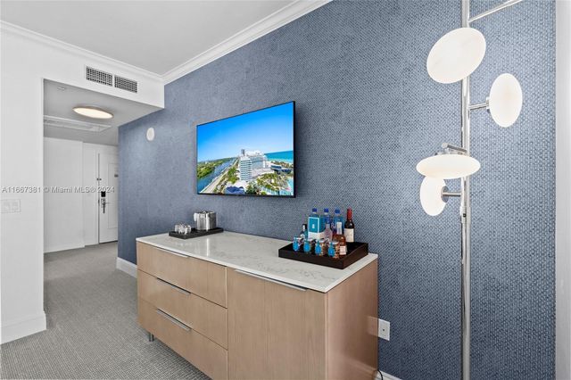 4401 Collins Ave 1709, Miami Beach, FL 33140