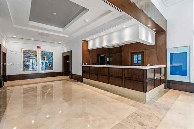 4401 Collins Ave 1709, Miami Beach, FL 33140