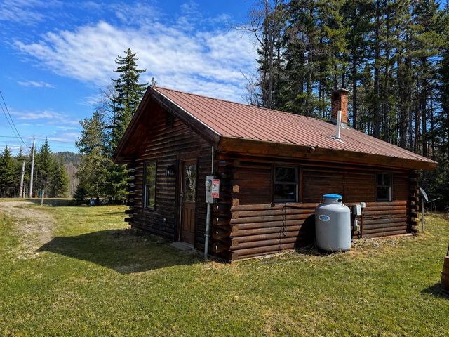 975 Newark Pond Road, Newark, VT 05871