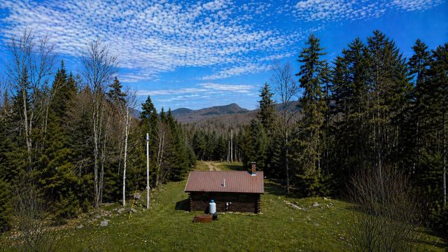 975 Newark Pond Road, Newark, VT 05871