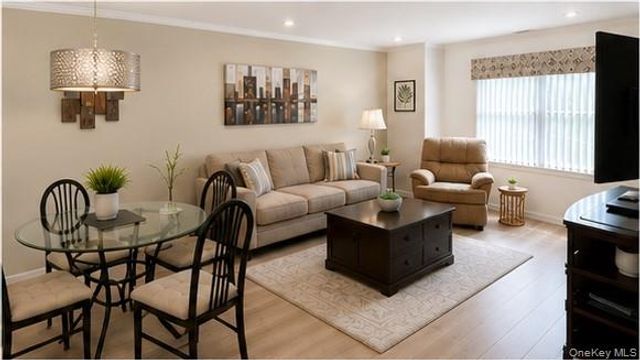 11 Morley Circle, Melville, NY 11747
