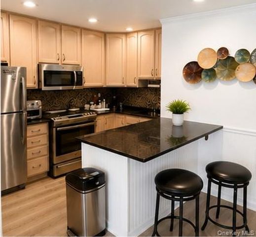 11 Morley Circle, Melville, NY 11747