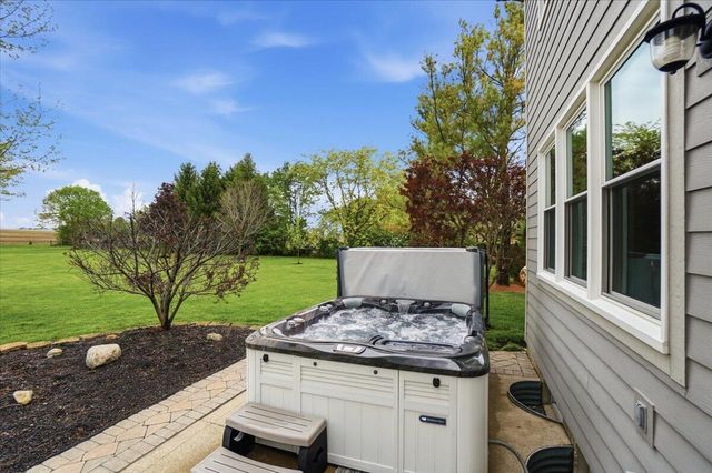 8870 Surrey Lane, Plain City, OH 43064