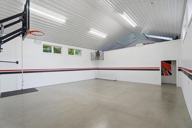 8870 Surrey Lane, Plain City, OH 43064