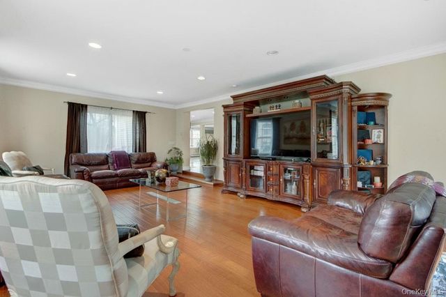 75 N Airmont Road, Suffern, NY 10901