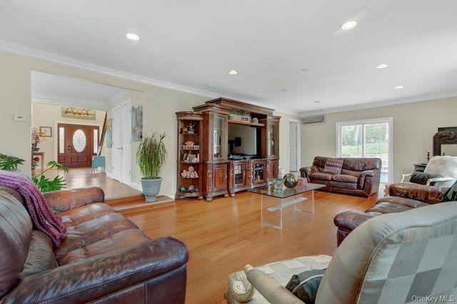 75 N Airmont Road, Suffern, NY 10901