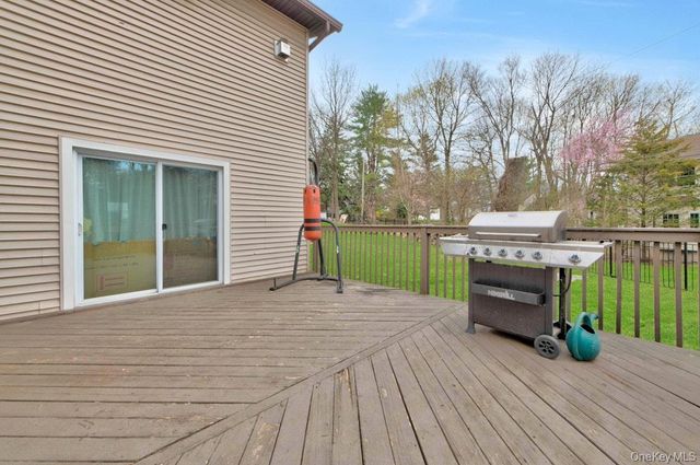 75 N Airmont Road, Suffern, NY 10901