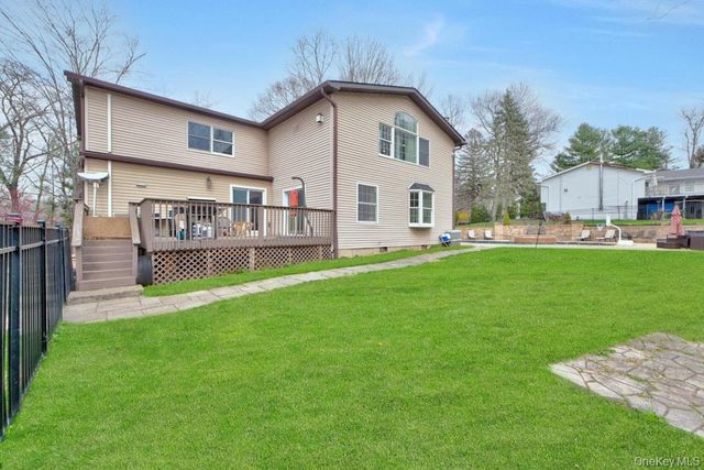 75 N Airmont Road, Suffern, NY 10901