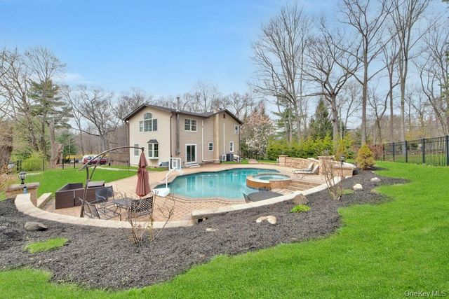 75 N Airmont Road, Suffern, NY 10901