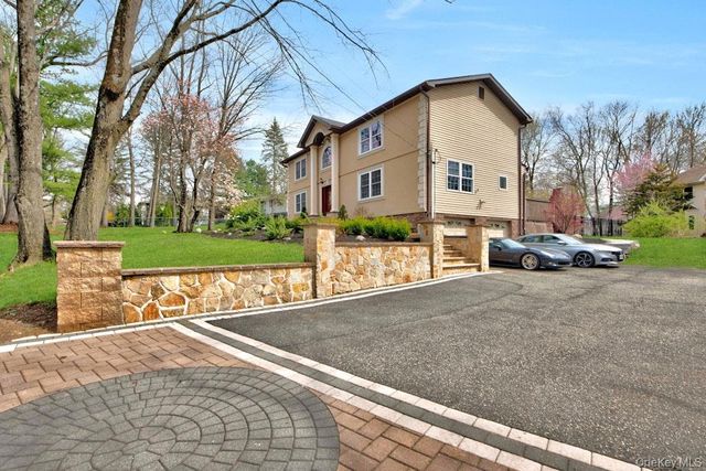 75 N Airmont Road, Suffern, NY 10901