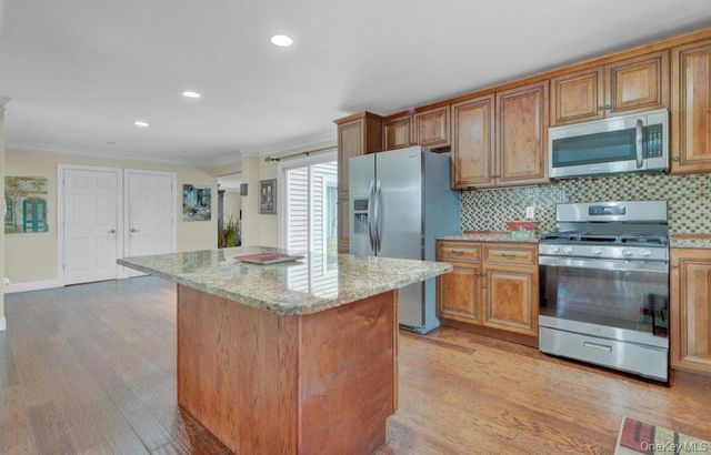 75 N Airmont Road, Suffern, NY 10901
