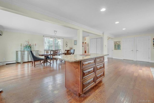 75 N Airmont Road, Suffern, NY 10901