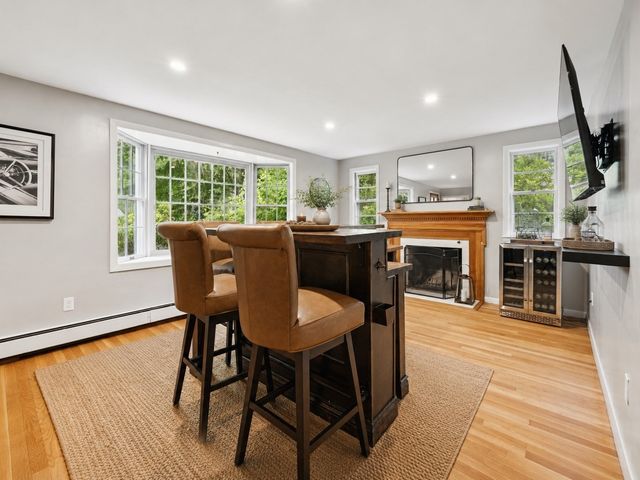 185 Marked Tree Rd, Holliston, MA 01746