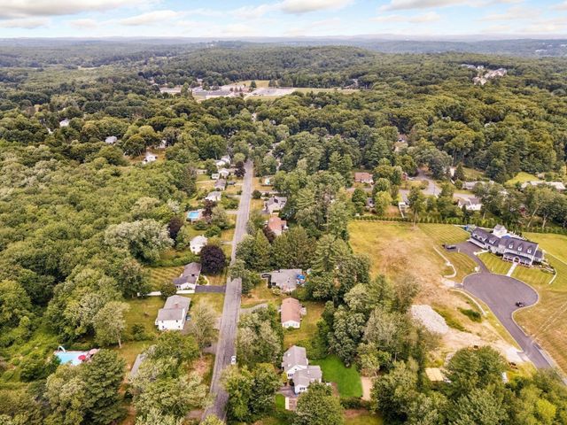 185 Marked Tree Rd, Holliston, MA 01746