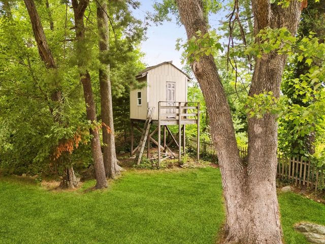 185 Marked Tree Rd, Holliston, MA 01746
