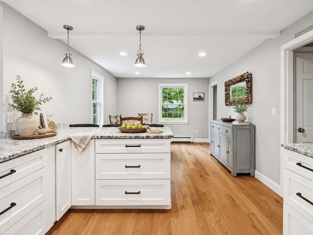 185 Marked Tree Rd, Holliston, MA 01746