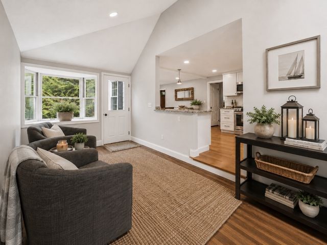 185 Marked Tree Rd, Holliston, MA 01746