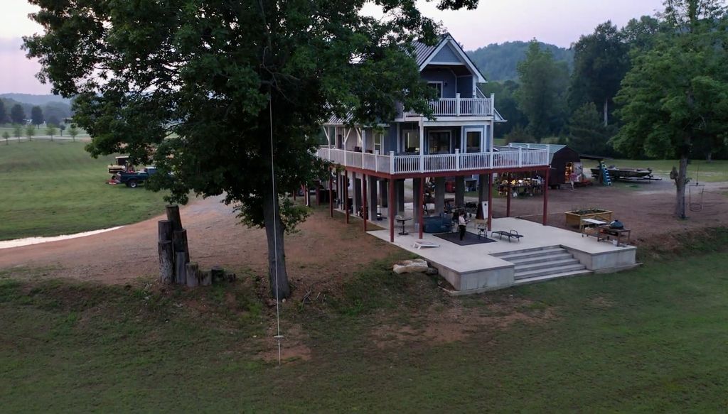 183 Big Buffalo Estates Cir, Linden, TN 37096